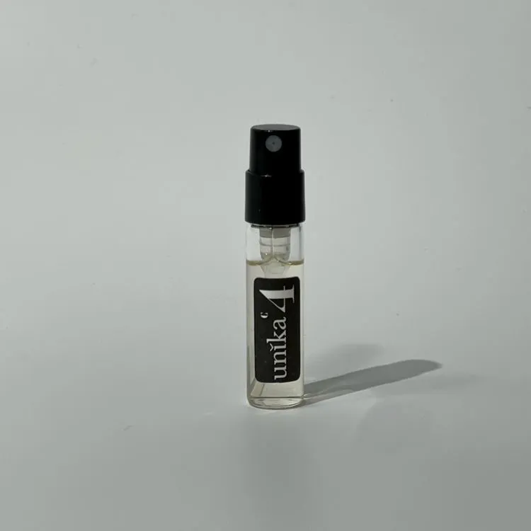 ECHANTILLON OUD OSMANTHUS UNK004